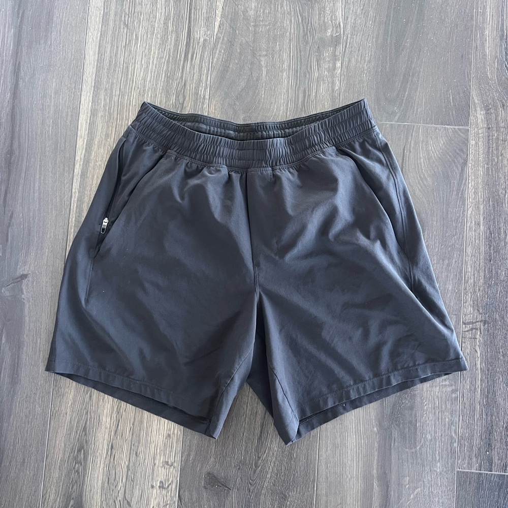 Men’s lululemon pace breaker linerless shorts size M